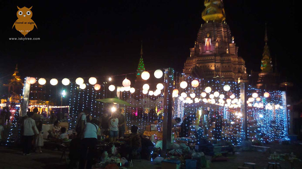 告莊西雙景 大金塔廣場節(jié)慶夜景